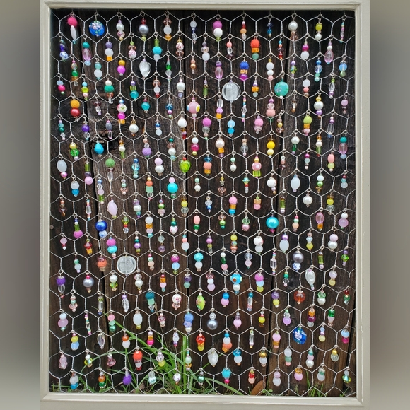 BOHO CHICKEN WIRE BEADED FRAME/WALL DECOR - Picture 2 of 7